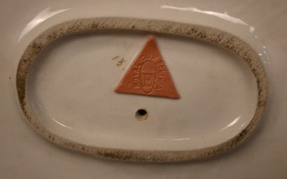 ROYAL DUX (Bohême) – Sculpture en porcelaine...