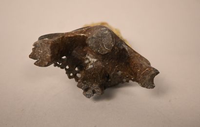 Sculpture florale ajourée en stéatite (soapstone)...