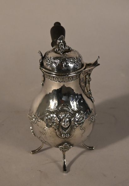 Solid silver tripod chocolatier in the Louis...