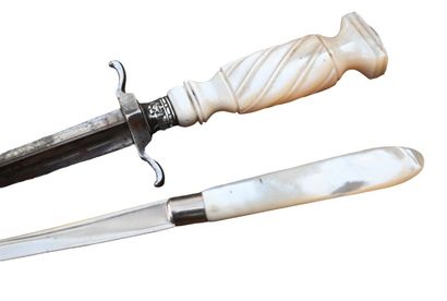 Set from the XIXᵉ century: stylus and matching...
