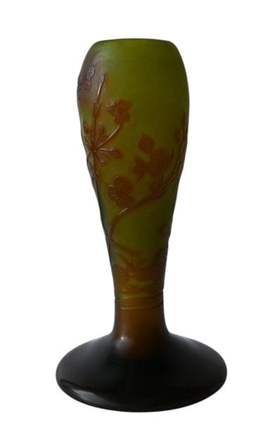 Émile Gallé – Vase en verre camée, période...