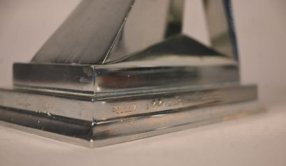 Paire de bougeoirs en metal argenté 'Castor...