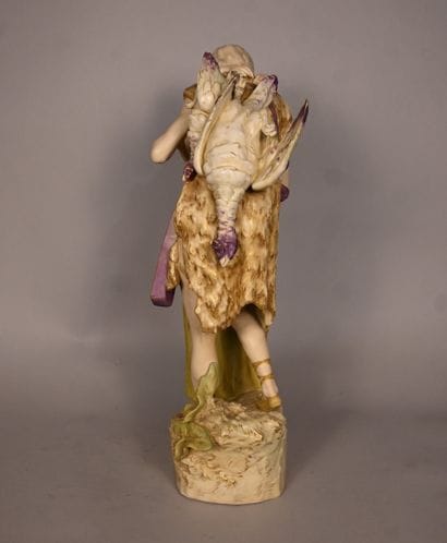 ROYAL DUX (Bohême) – Sculpture en porcelaine...