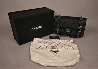 CHANEL Classic Flap – Sac en cuir caviar...