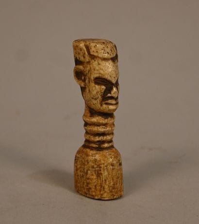 Tête masculine stylisée – Dengese, RD Congo,...