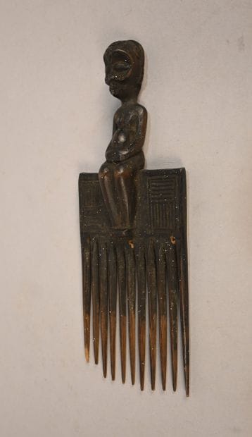 Peigne anthropomorphe Chokwe – RD Congo /...