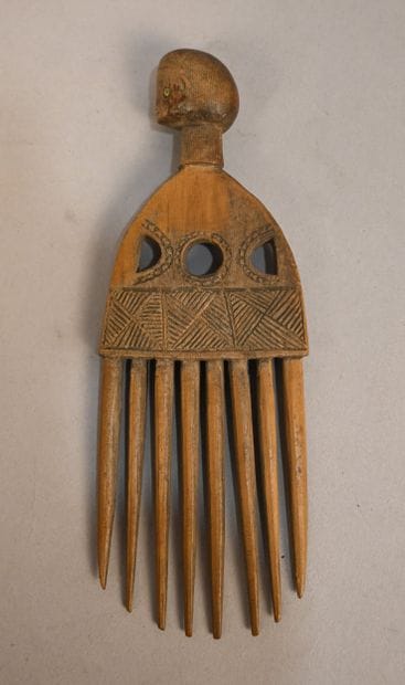 Peigne anthropomorphe – Afrique de l’Ouest...