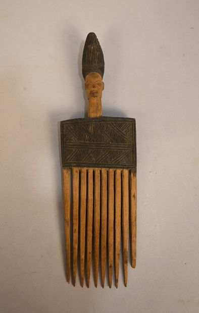Chokwe / Lwena ceremonial comb - DR Congo...