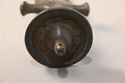 Indo-Persian sword with brass inlays - India...