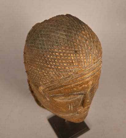 Masque féminin Chokwe « Pwo / Mwana Pwo »...