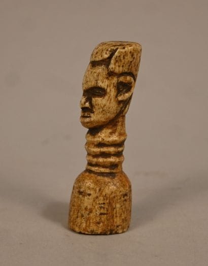 Tête masculine stylisée – Dengese, RD Congo,...