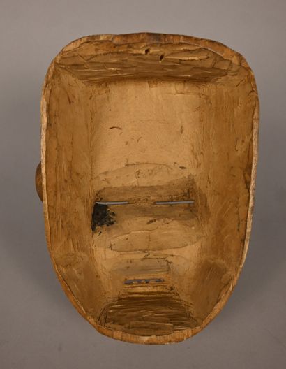 Masque féminin Chokwe « Mwana Pwo » – Angola...