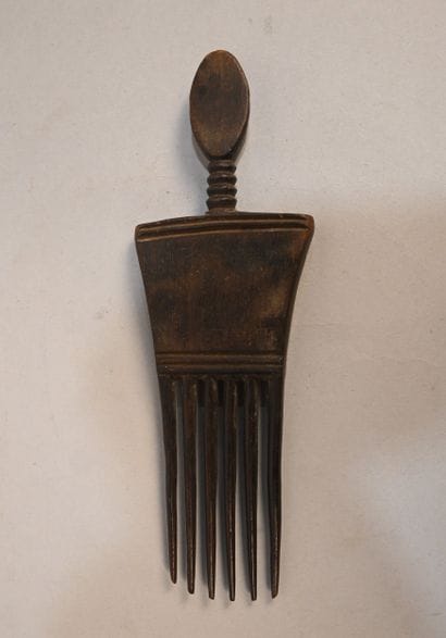Peigne anthropomorphe Akan – Ghana – première...
