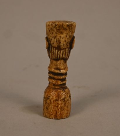Tête masculine stylisée – Dengese, RD Congo,...
