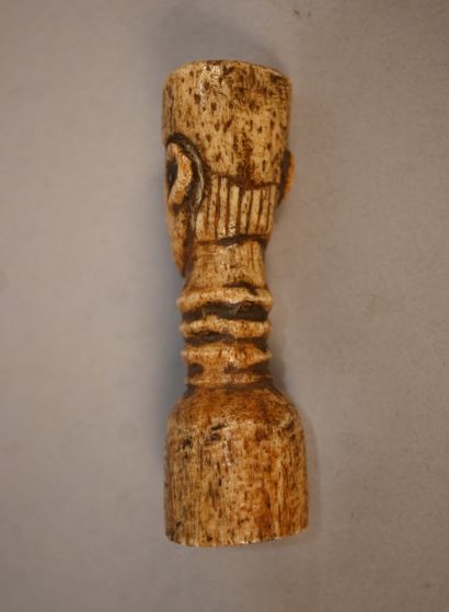 Tête masculine stylisée – Dengese, RD Congo,...