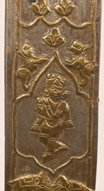 Indo-Persian sword with brass inlays - India...