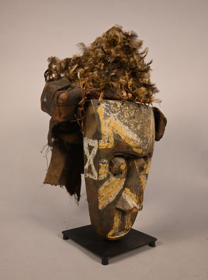 Masque Kuba avec coiffure en fibres et plumes,...