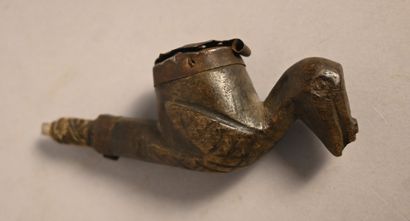 Pipe zoomorphe Yaka – RD Congo – première...