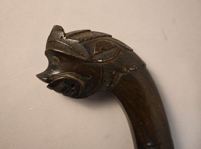 Balinese knife with carved horn handle -...