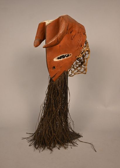 Masque zoomorphe Salampasu, RD Congo, XXe...