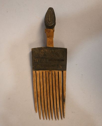 Chokwe / Lwena ceremonial comb - DR Congo...