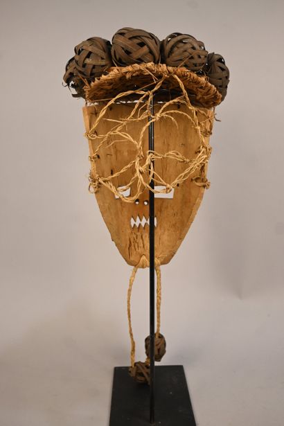 Masque Mukinka Salampasu – RD Congo – première...