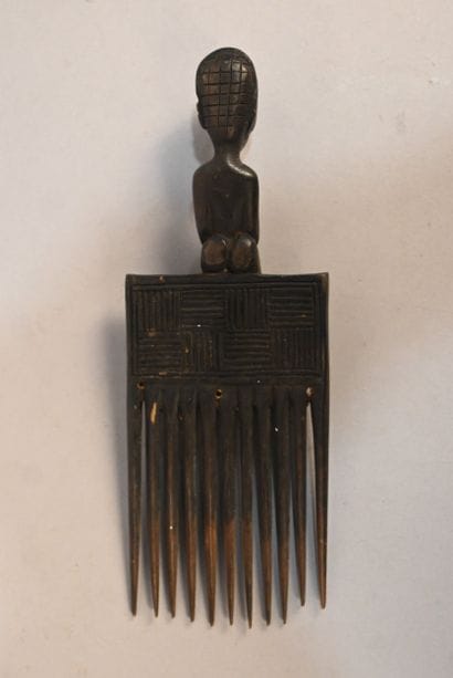 Peigne anthropomorphe Chokwe – RD Congo /...