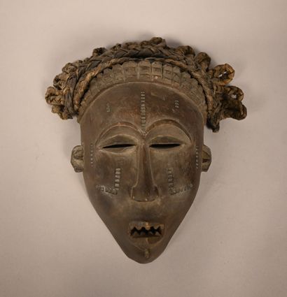 Chokwe – Angola – masque en bois avec coiffure...