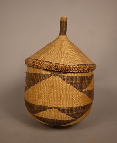 Panier Tutsi couvert, Rwanda, première moitié...
