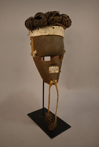 Masque Mukinka Salampasu – RD Congo – première...