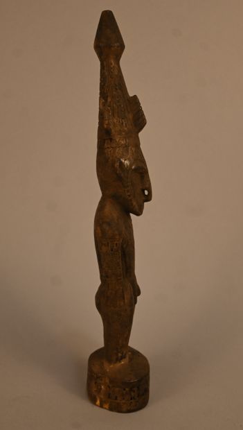 Sepik - Papua New Guinea - Wooden male figure...