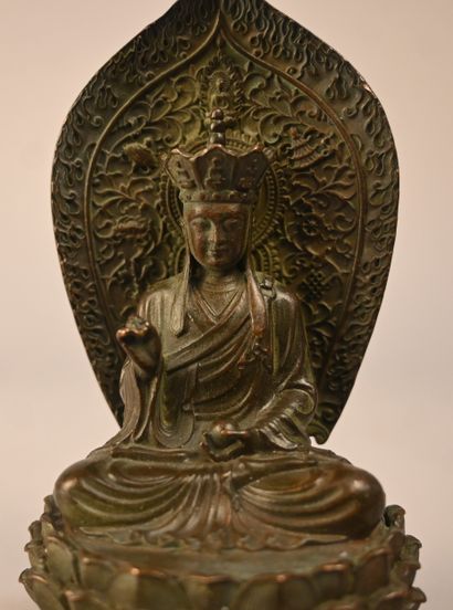 Bronze Buddha seated on lotus - early 20th...