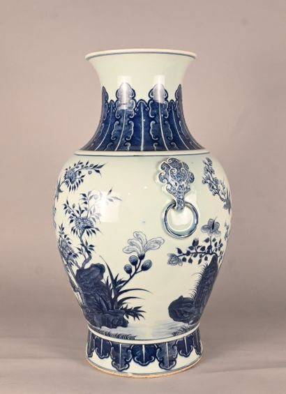 Large blue and white porcelain baluster vase...