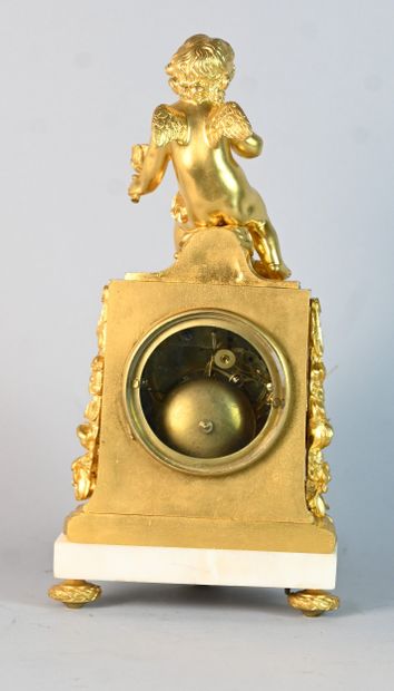 Gilt bronze clock with love design, 18th...