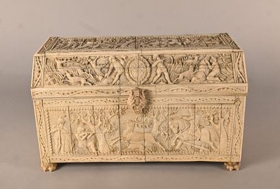 Carved bone box with hunting scenes, Germany,...