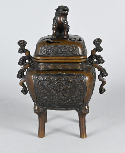 Chinese bronze incense burner, 19th century
Bronze...