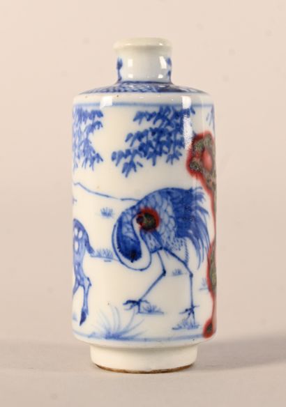 Blue and white porcelain snuff bottle decorated...