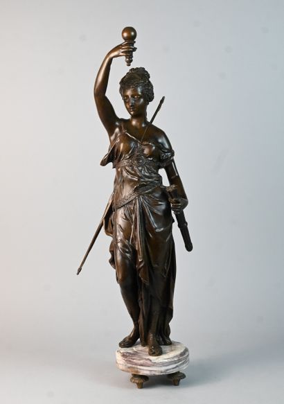 Sculpture en bronze représentant Diane chasseresse,...