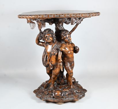 Grande table de centre sculptée, Italie,...