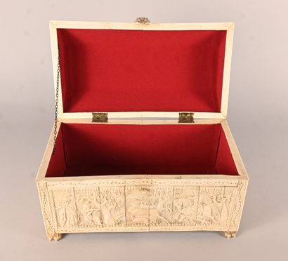 Carved bone box with hunting scenes, Germany,...