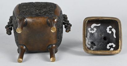 Chinese bronze incense burner, 19th century
Bronze...