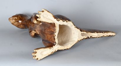 Sculpture animalière en grès émaillé représentant...
