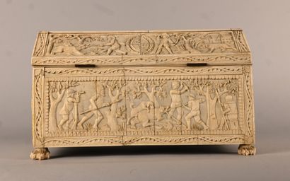 Carved bone box with hunting scenes, Germany,...