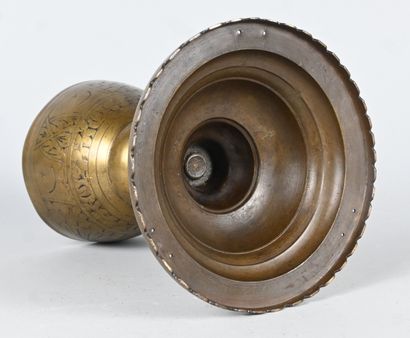 Engraved bronze chalice - Spain - 19th century
Bronze...