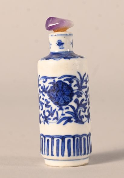 Blue and white porcelain Snuff bottle, China,...