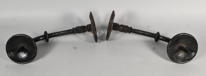 Pair of wrought iron wall sconces - Neo-Gothic...