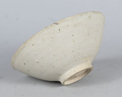 Song glazed stoneware bowl, China
Light-bodied...