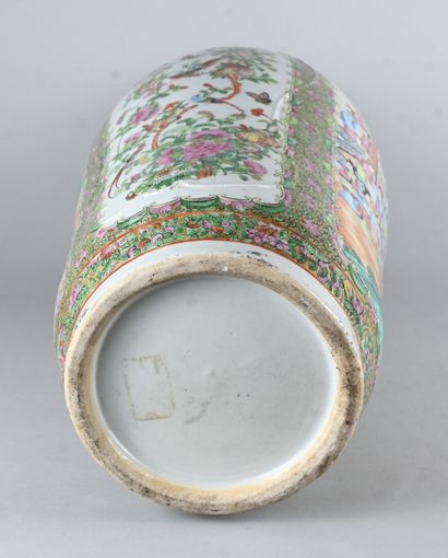 Canton porcelain baluster vase decorated...