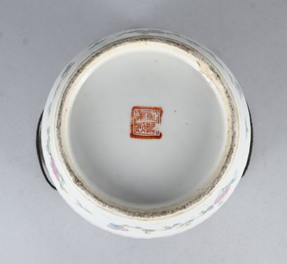 Famille Rose porcelain covered container...
