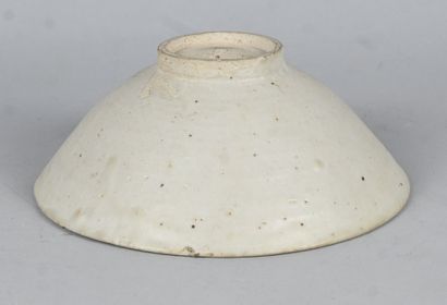 Song glazed stoneware bowl, China
Light-bodied...